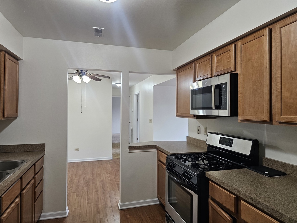 833 Village Quarter Road - Photo 8