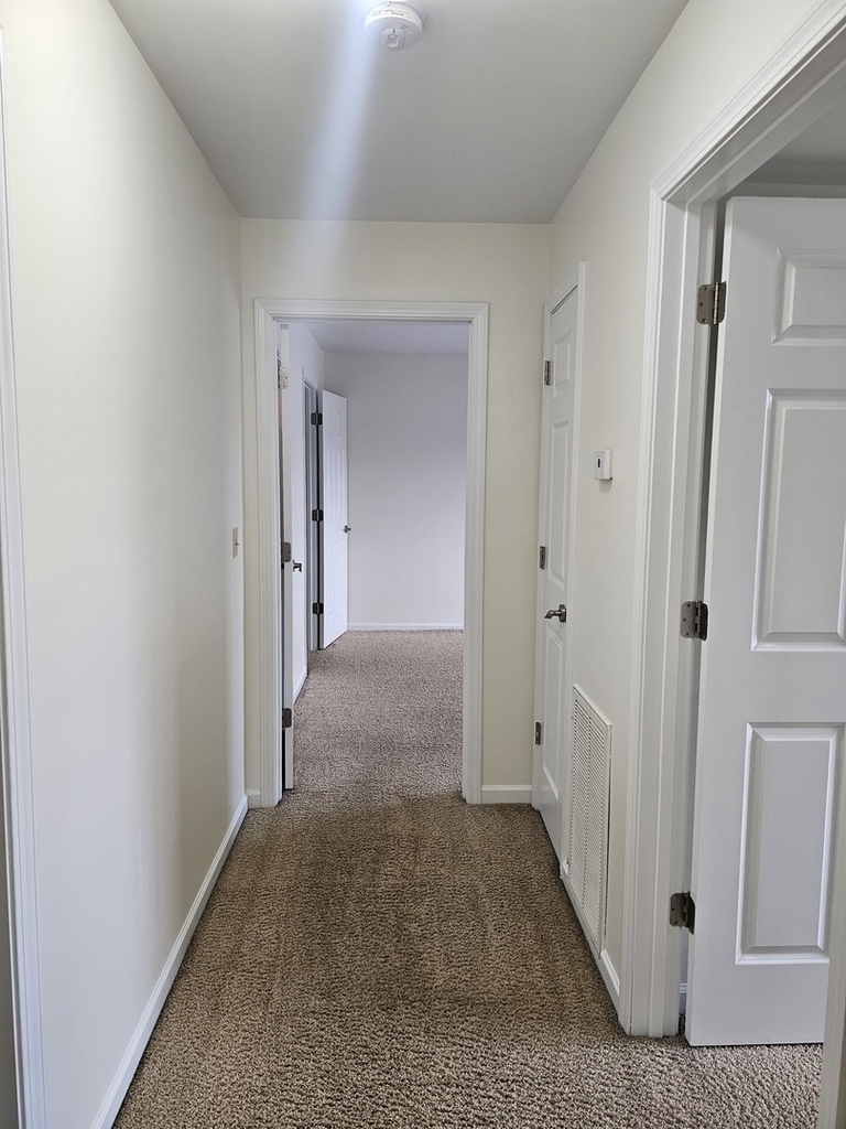 833 Village Quarter Road - Photo 14