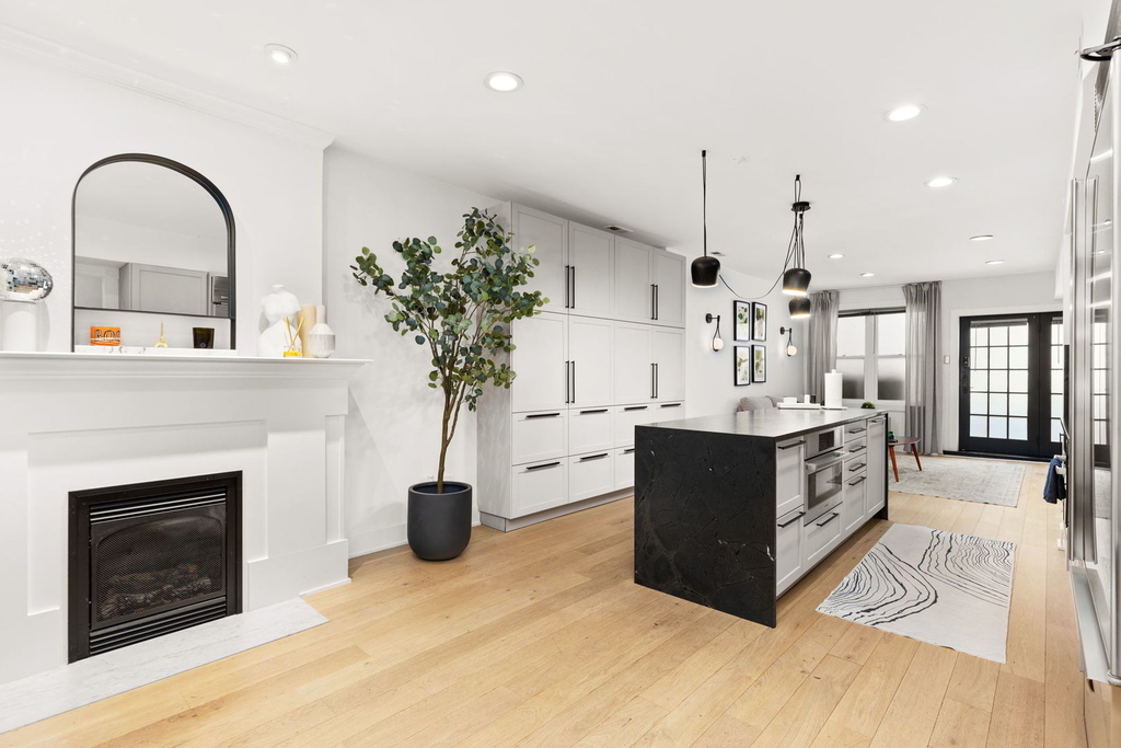 2124 N Sedgwick Street - Photo 15