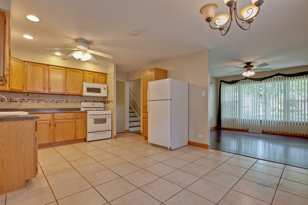 648 N Greenview Avenue - Photo 10