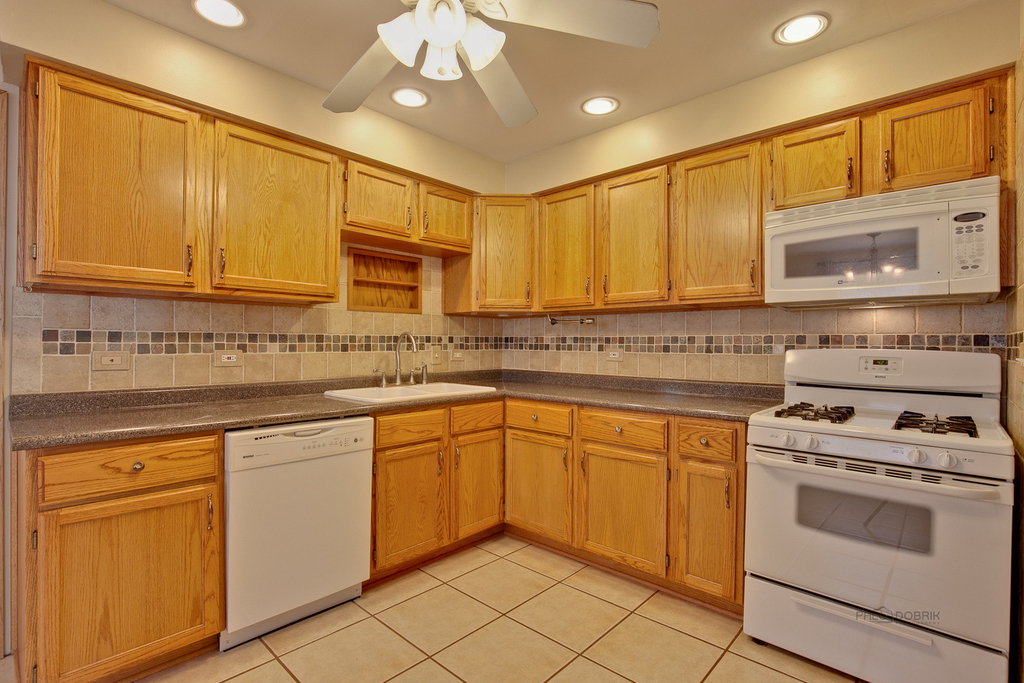 648 N Greenview Avenue - Photo 15