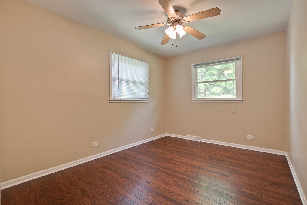 648 N Greenview Avenue - Photo 18