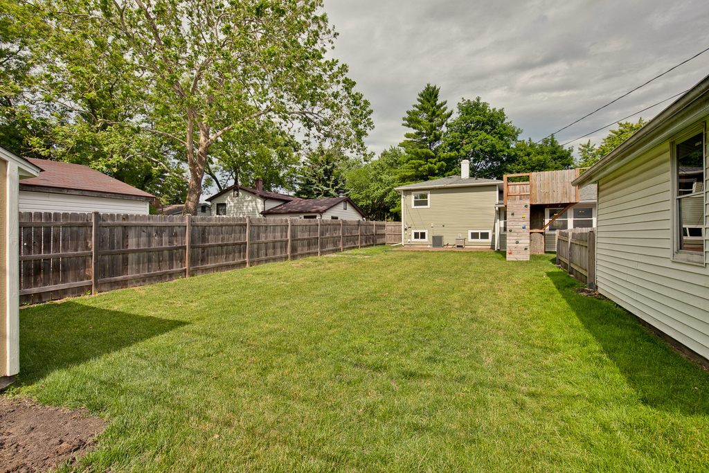 648 N Greenview Avenue - Photo 34