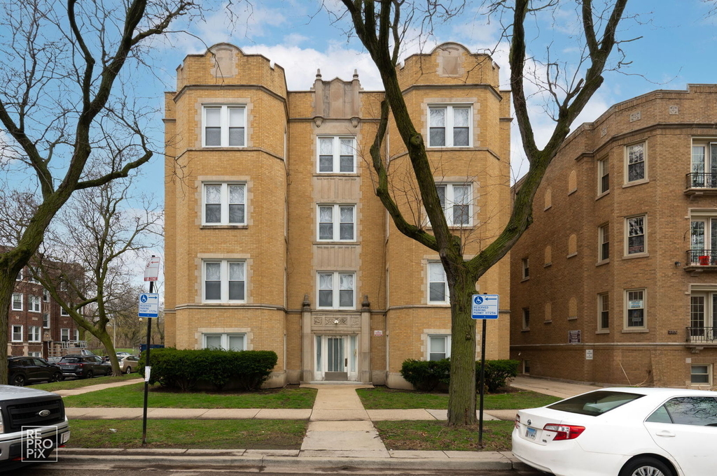 6509 N Leavitt Avenue - Photo 0