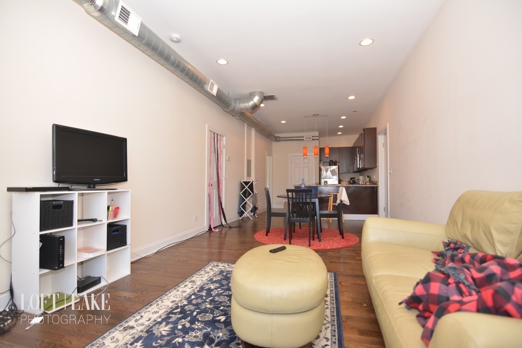 1032 N Ashland Avenue - Photo 1