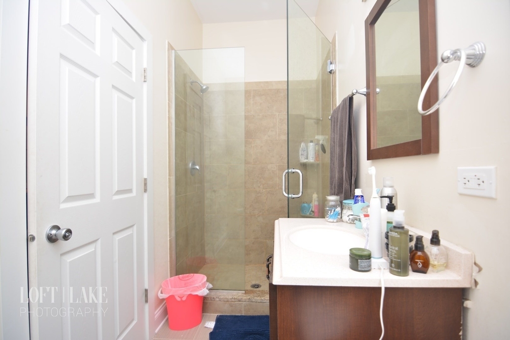 1032 N Ashland Avenue - Photo 4