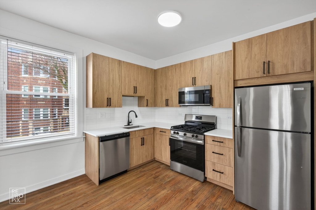 2156 W Arthur Avenue - Photo 2