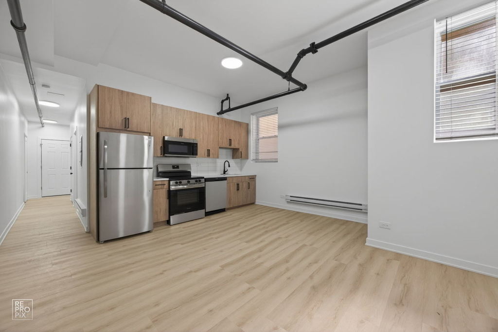 2154 W Arthur Avenue - Photo 2