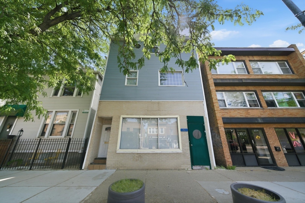 4541 N Western Avenue - Photo 0