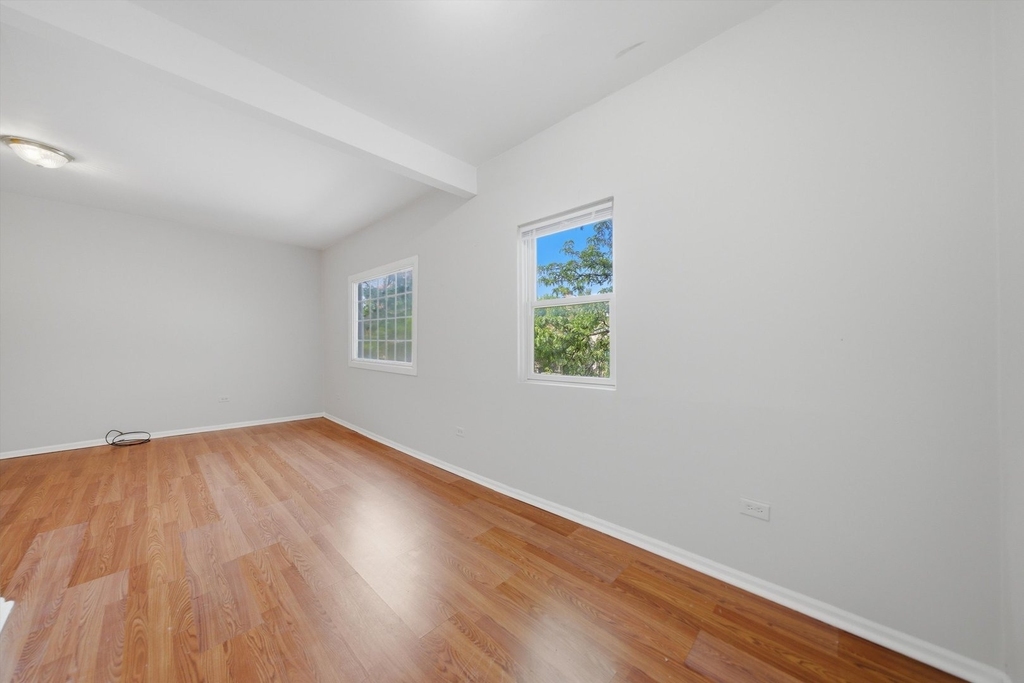 4541 N Western Avenue - Photo 10