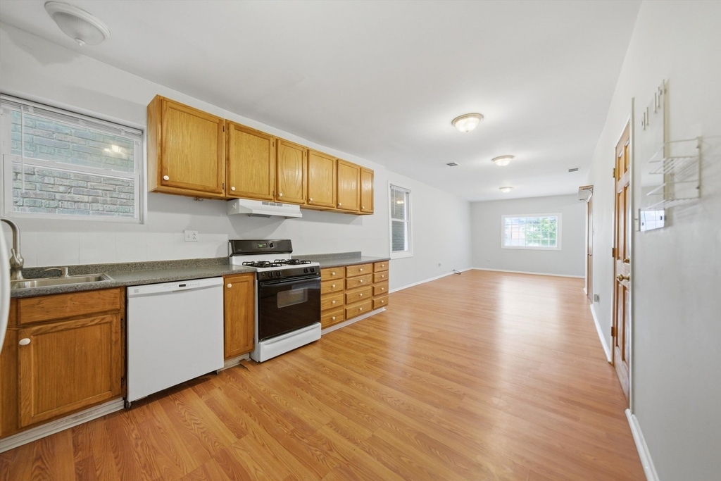4541 N Western Avenue - Photo 4
