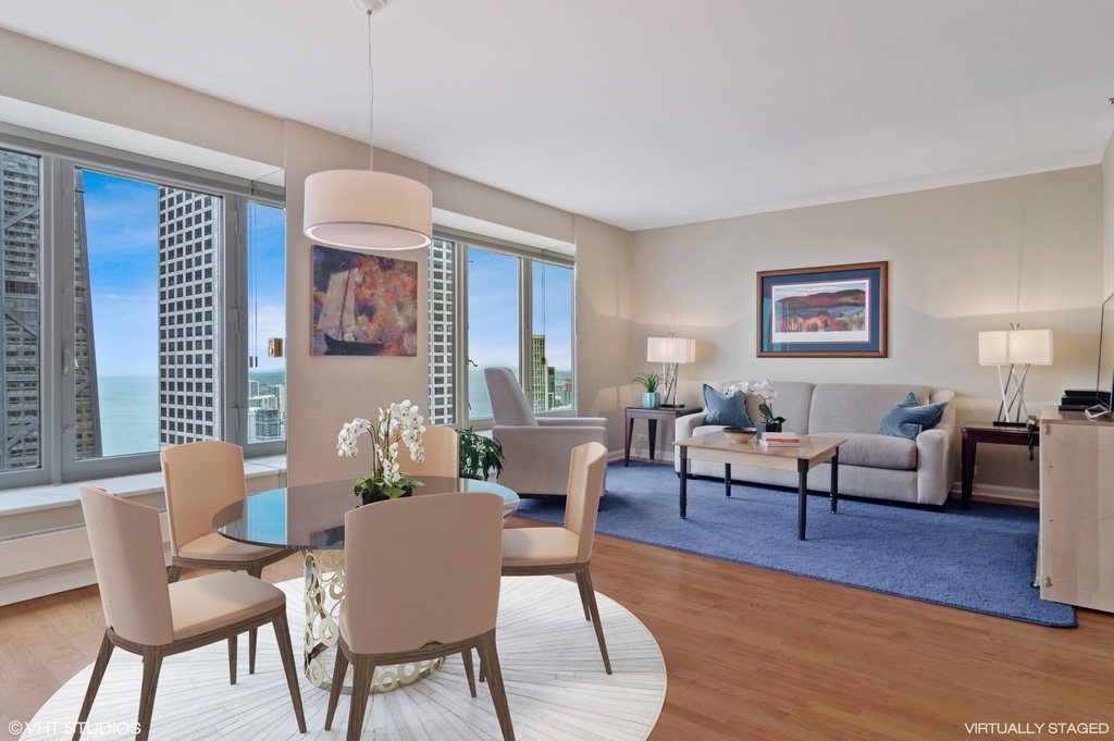 161 E Chicago Avenue - Photo 3