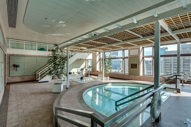 161 E Chicago Avenue - Photo 11