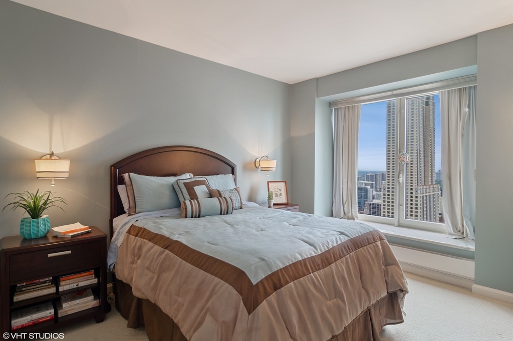 161 E Chicago Avenue - Photo 6
