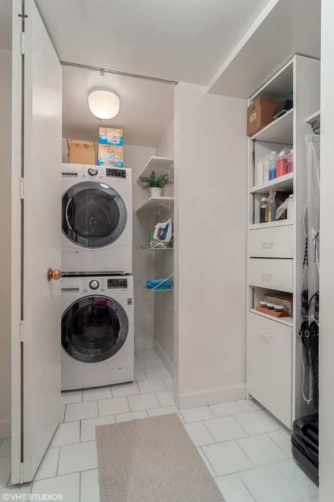 161 E Chicago Avenue - Photo 8