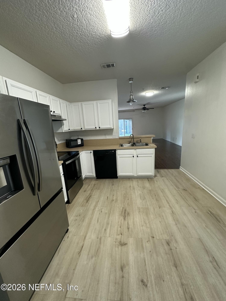 271 Leese Drive - Photo 10