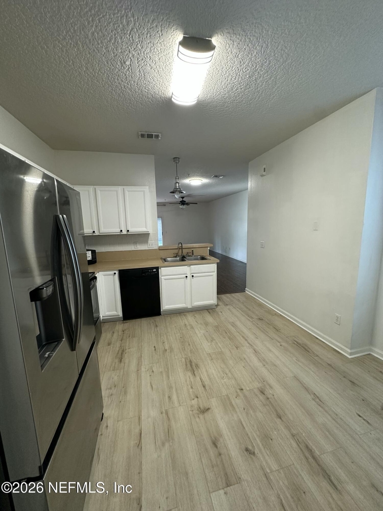 271 Leese Drive - Photo 9
