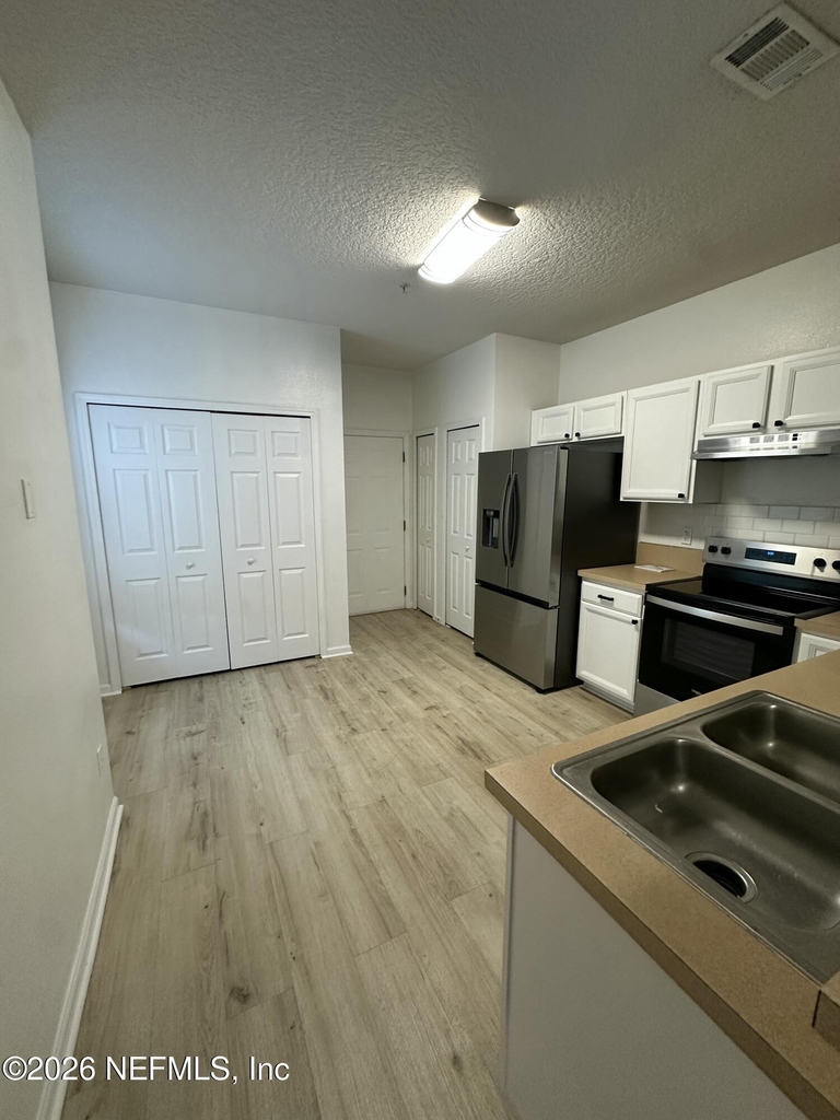 271 Leese Drive - Photo 6