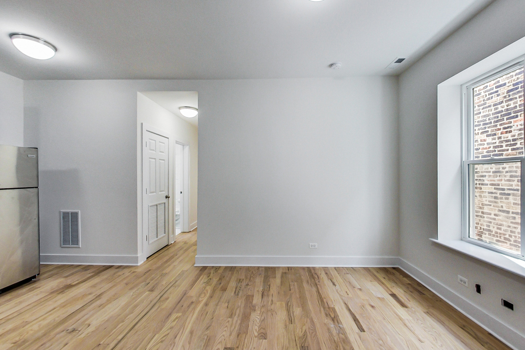 815 S Carpenter Street - Photo 1