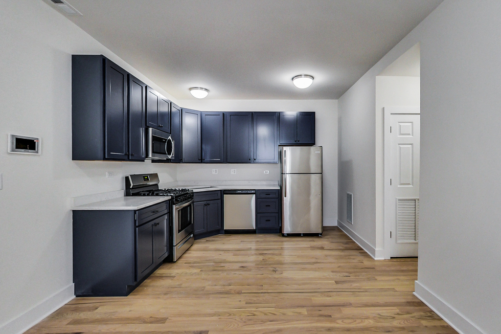 815 S Carpenter Street - Photo 3