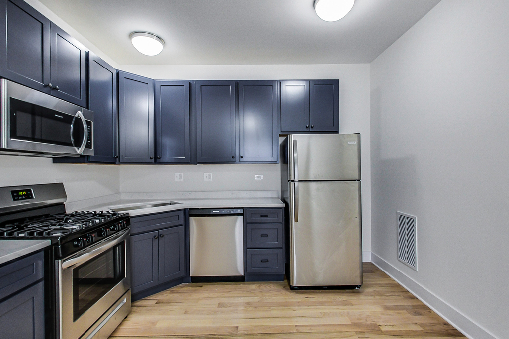815 S Carpenter Street - Photo 4