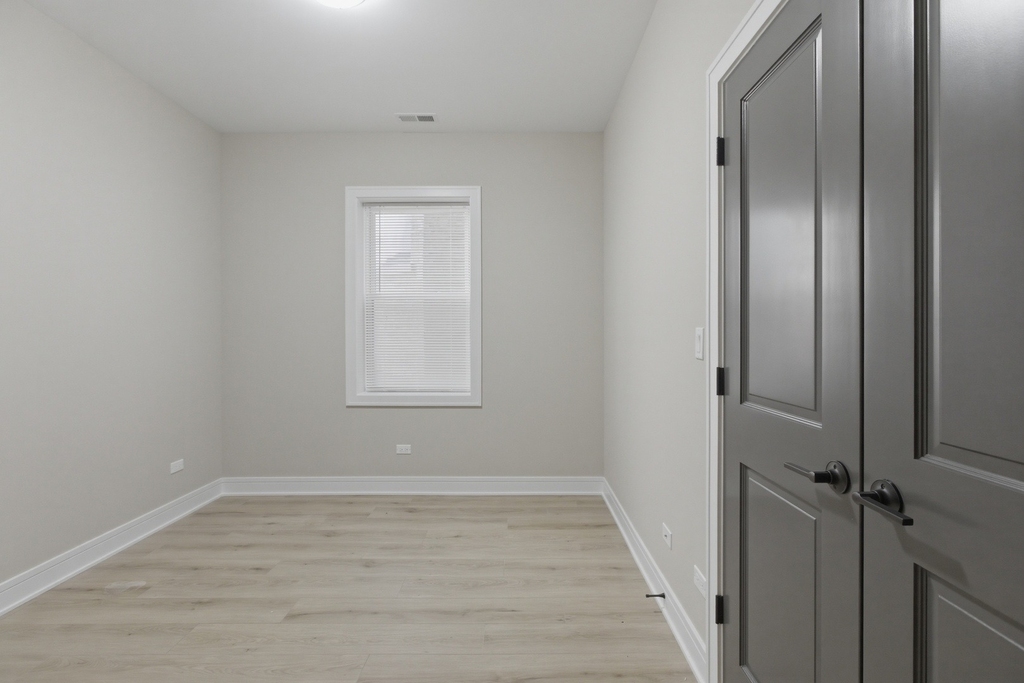 4932 S Champlain Avenue - Photo 14