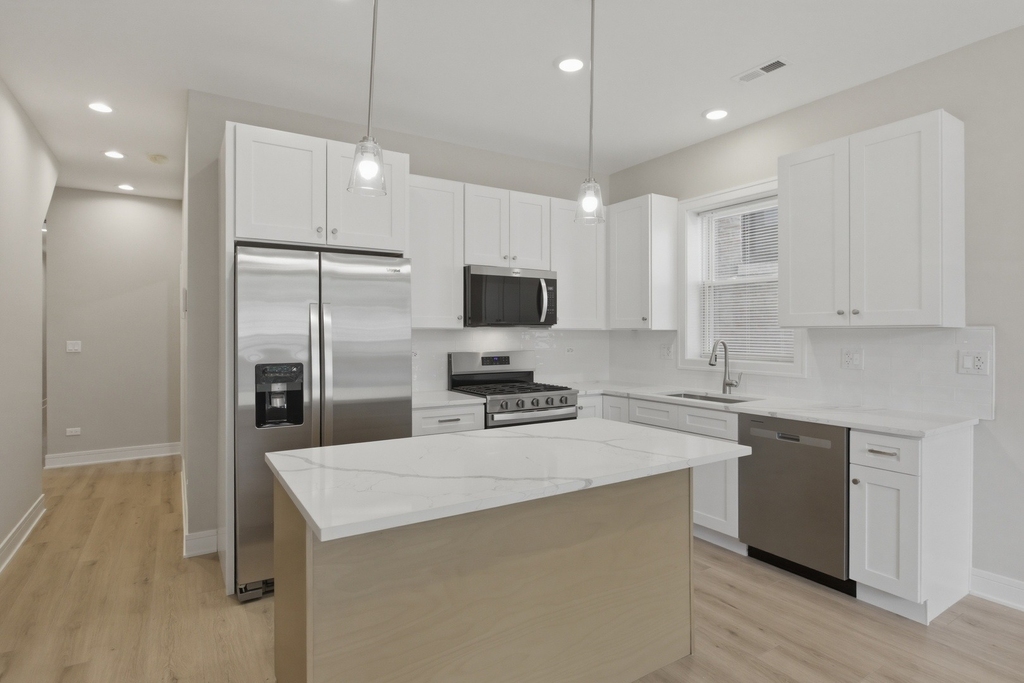 4932 S Champlain Avenue - Photo 4
