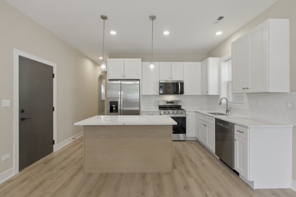 4932 S Champlain Avenue - Photo 5