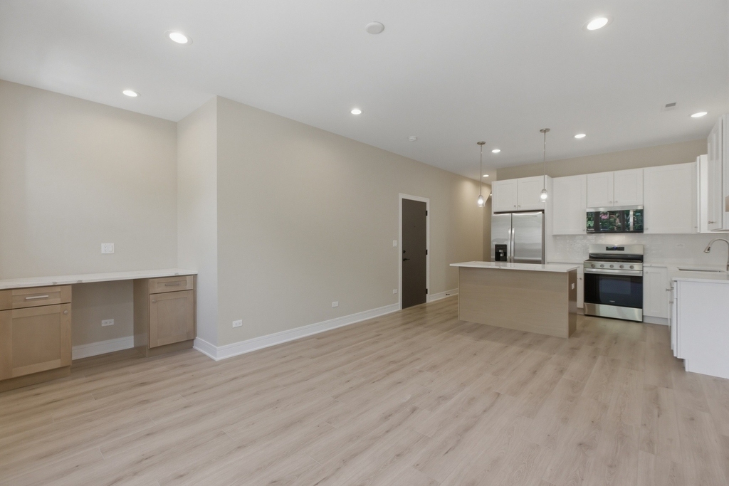 4932 S Champlain Avenue - Photo 3