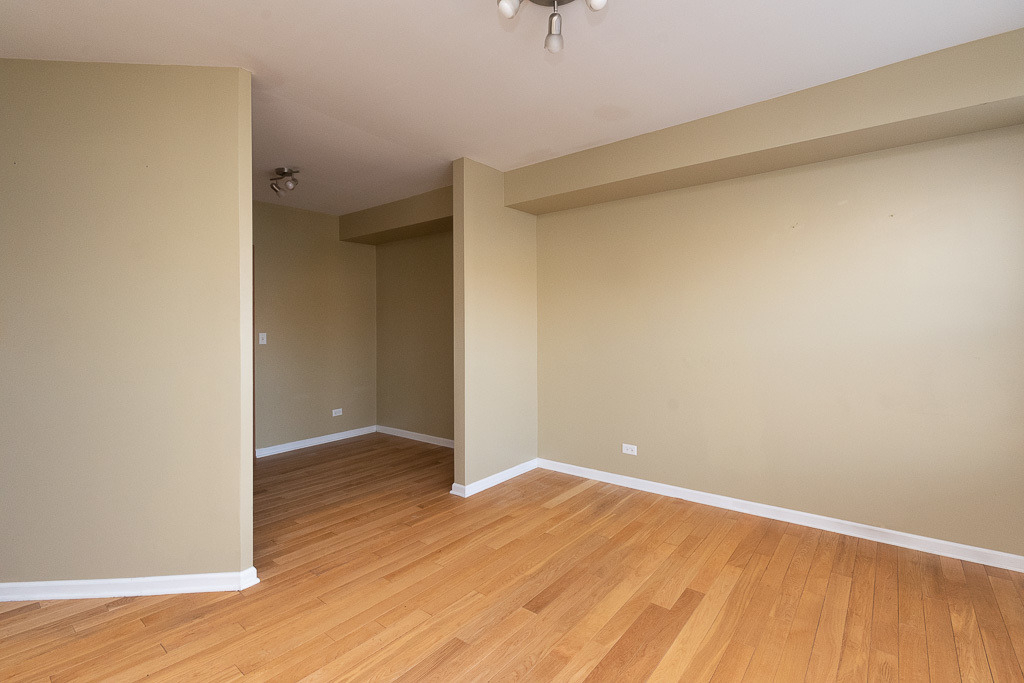 3103 W Lawrence Avenue - Photo 10