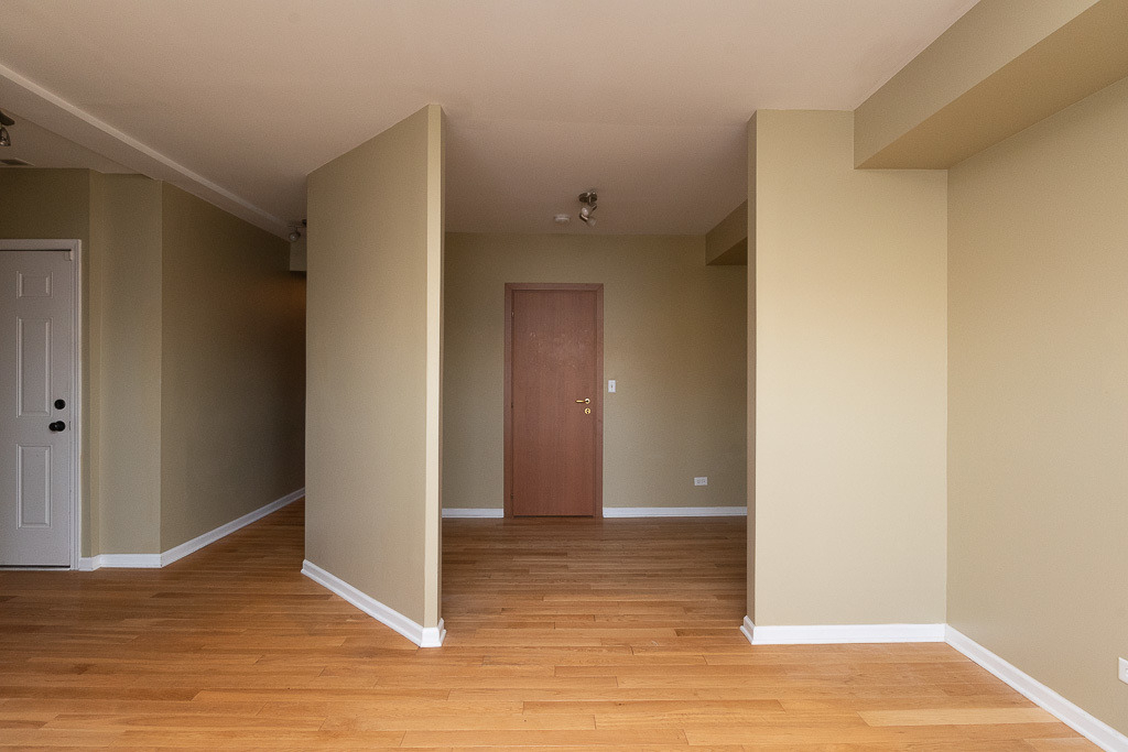 3103 W Lawrence Avenue - Photo 6