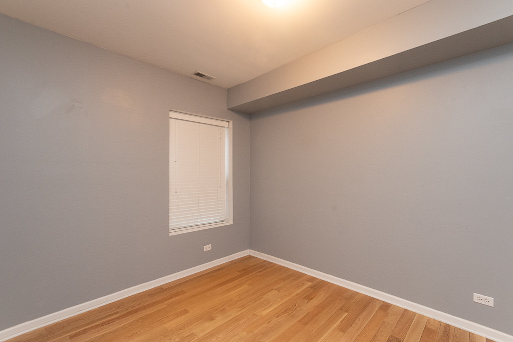 3103 W Lawrence Avenue - Photo 13