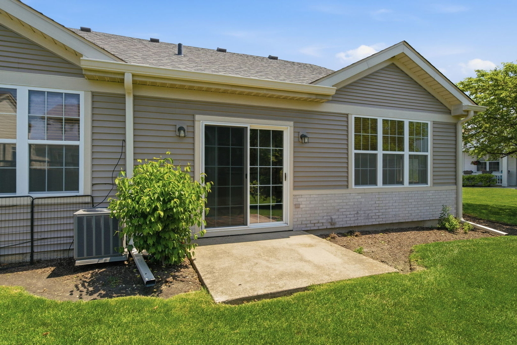 16340 Crescent Lake Drive - Photo 3
