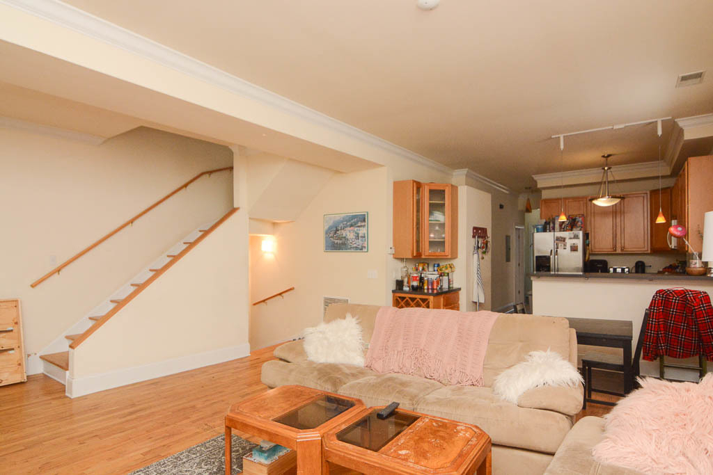 1314 W Roscoe Street - Photo 5