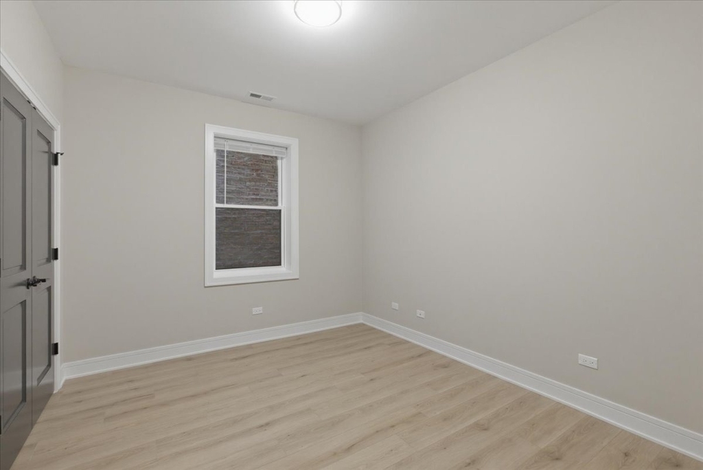 4932 S Champlain Avenue - Photo 13