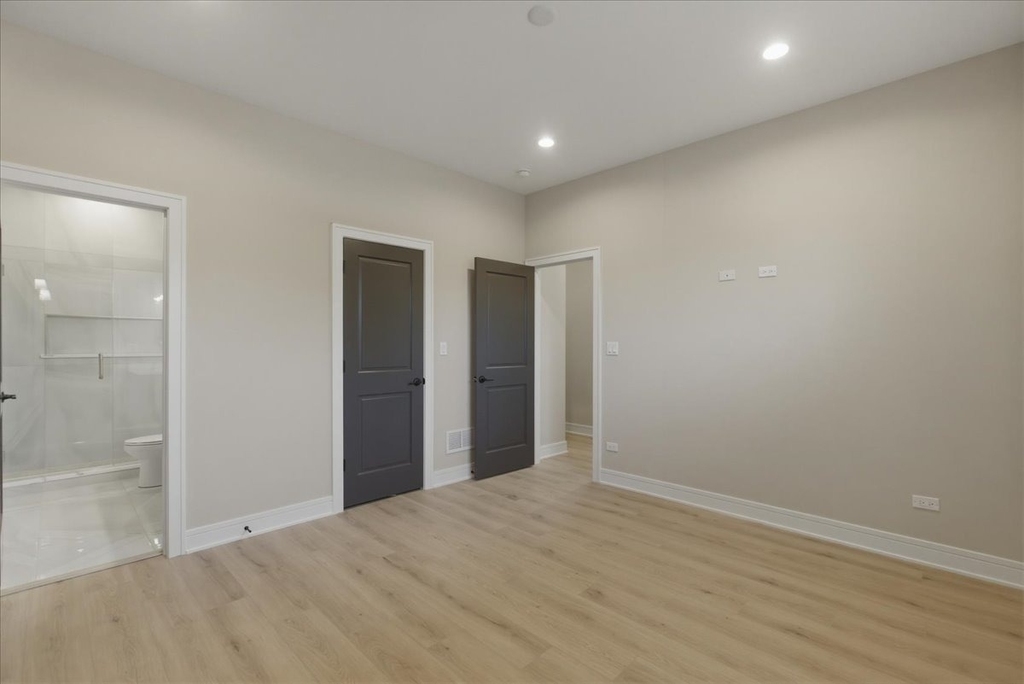 4932 S Champlain Avenue - Photo 9