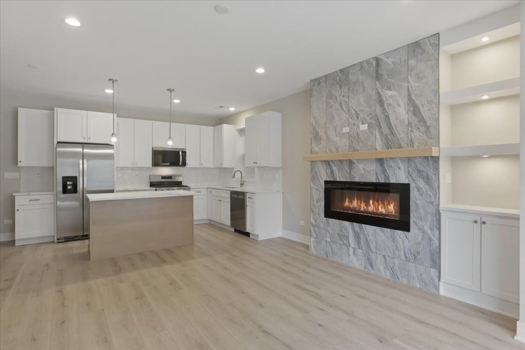 4932 S Champlain Avenue - Photo 2