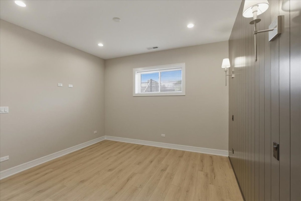 4932 S Champlain Avenue - Photo 8
