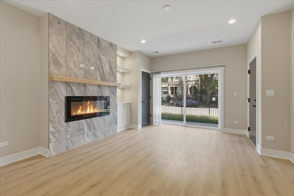 4932 S Champlain Avenue - Photo 1