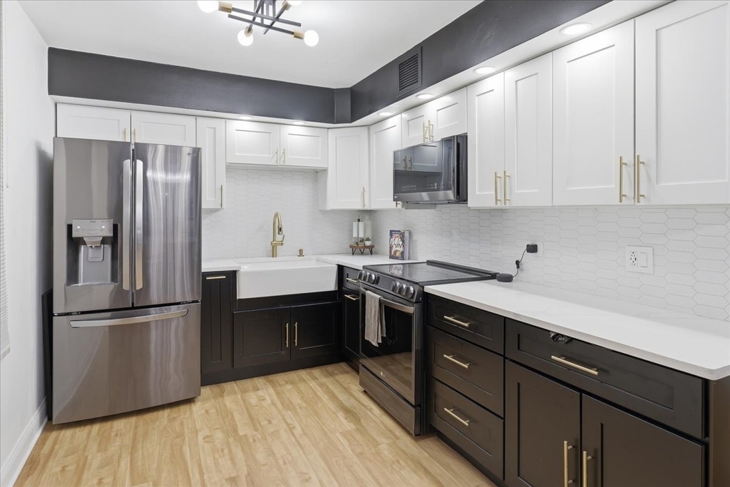 201 E Chestnut Street - Photo 16