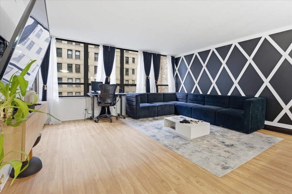 201 E Chestnut Street - Photo 12