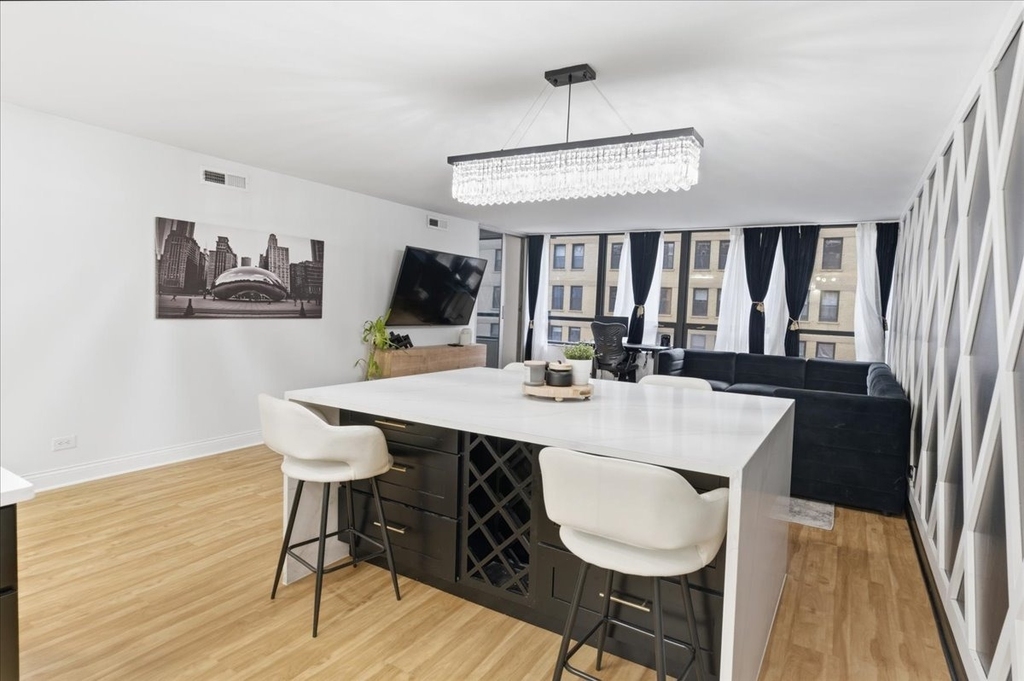 201 E Chestnut Street - Photo 15