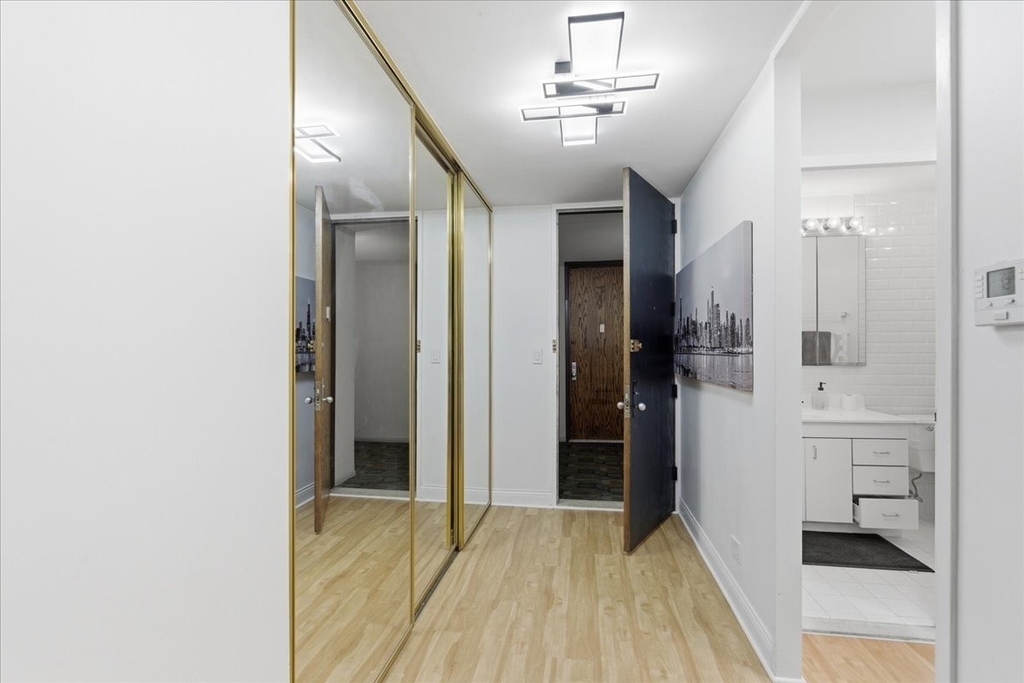 201 E Chestnut Street - Photo 4