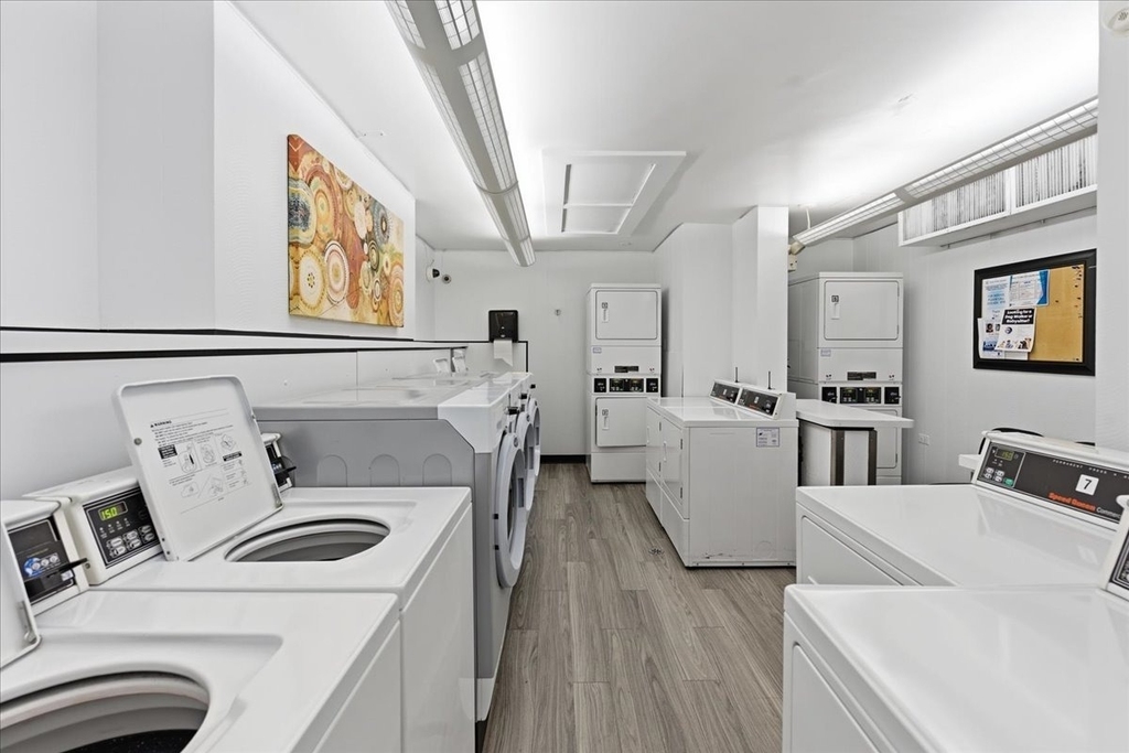 201 E Chestnut Street - Photo 30
