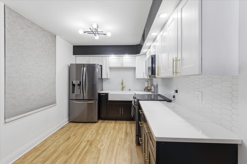 201 E Chestnut Street - Photo 17