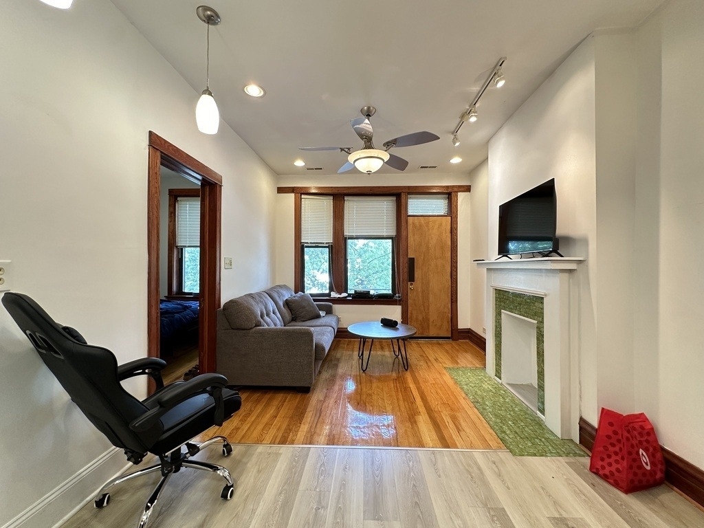 2821 W Shakespeare Avenue - Photo 9