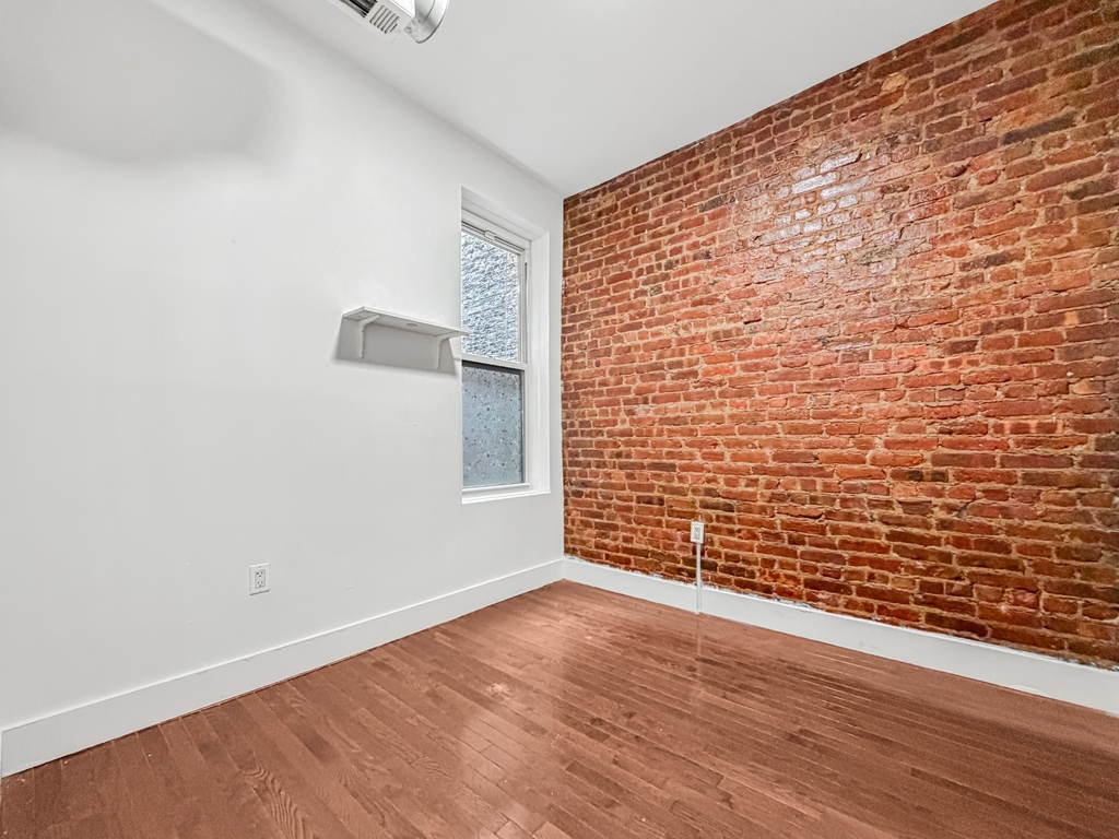 864 Hart Street - Photo 9