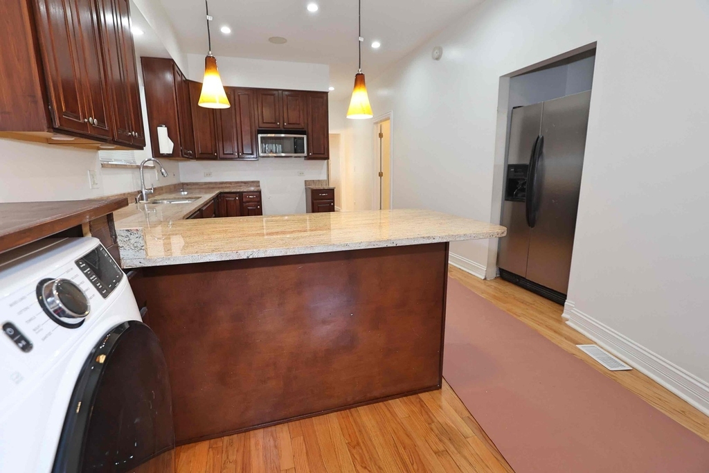 3328 W Cuyler Avenue - Photo 6