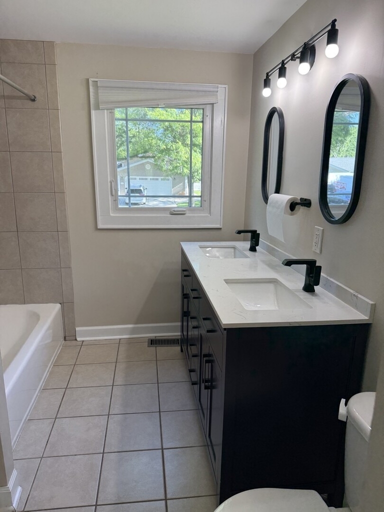 920 Royal Court - Photo 12