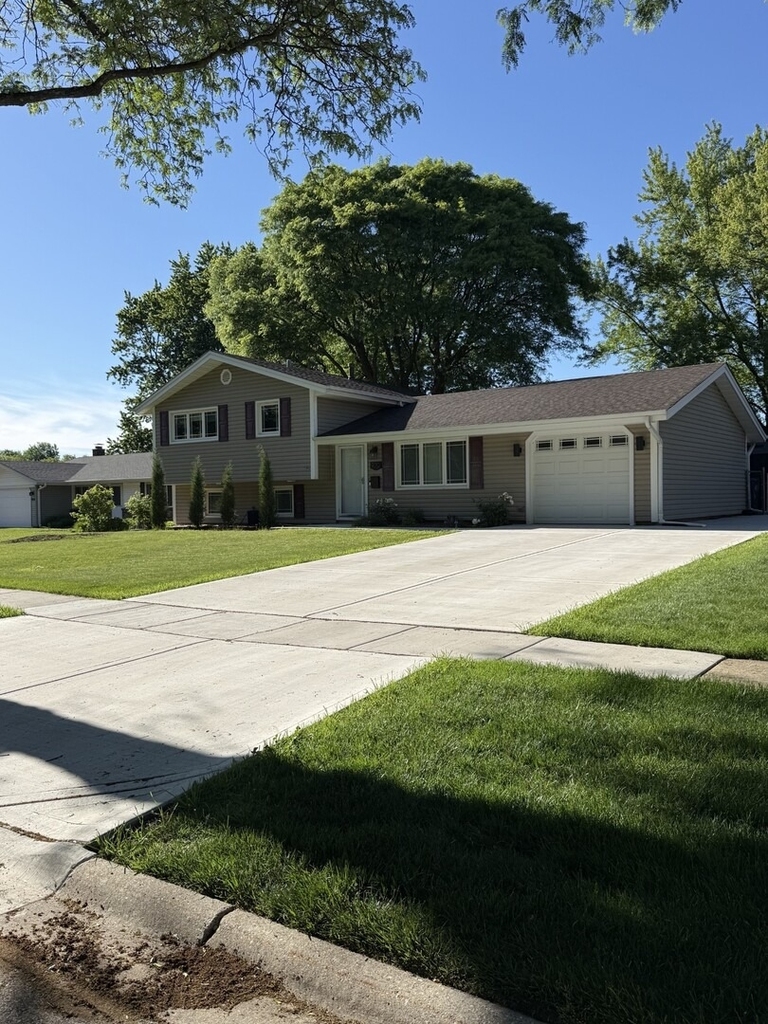 920 Royal Court - Photo 14